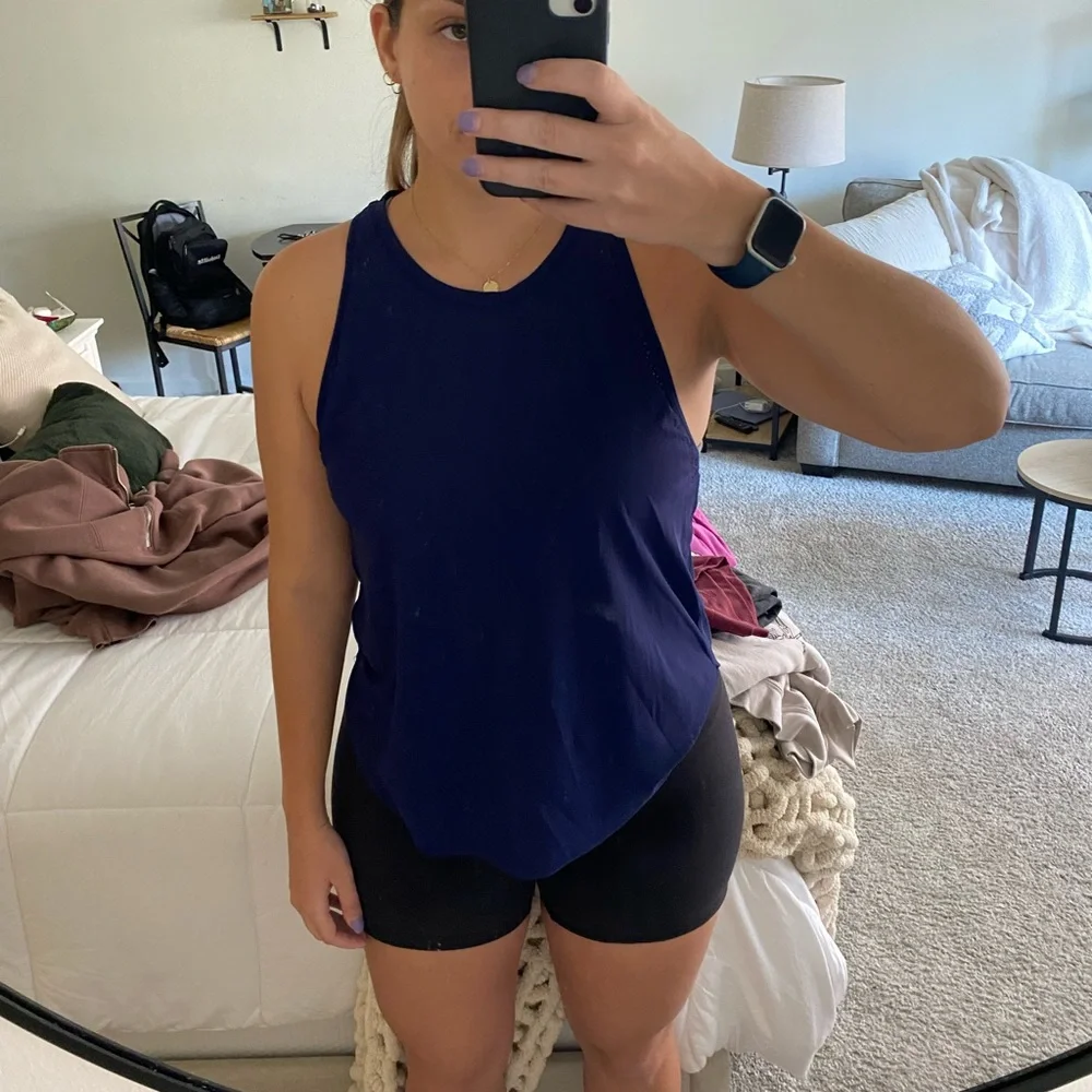 Lululemon Navy Razorback Top - Picture 1 of 3